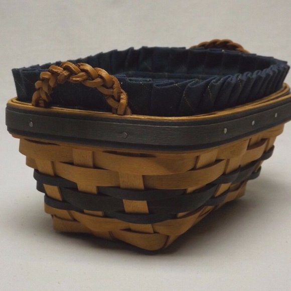 Longaberger 2000 Collector's Club Renewal Basket with Liner and Protector - Picture 7 of 15